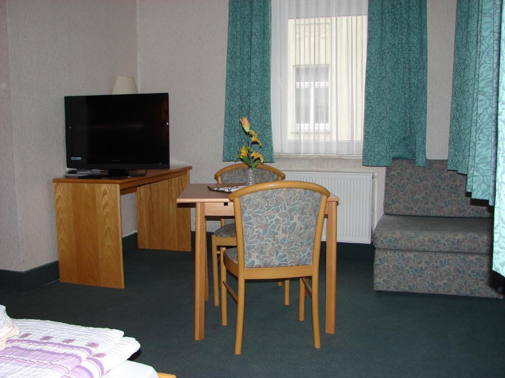 Hotel-Restaurant-Adler Reichenbach im Vogtland Room photo